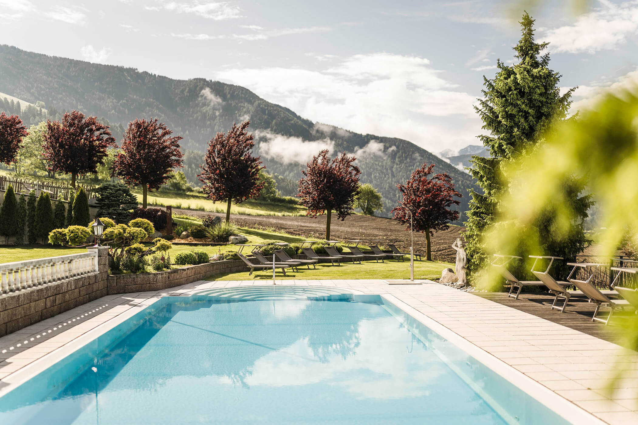 Piscina all'aperto in estate