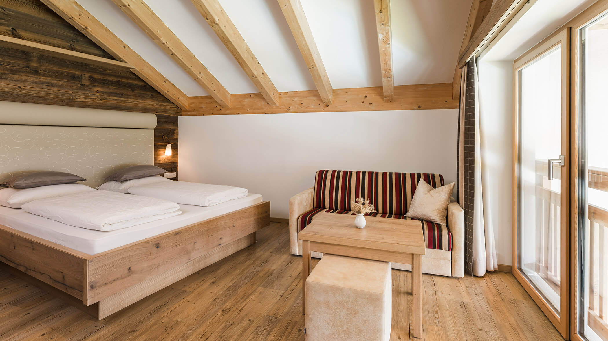 Alpine Suite mit Holzboden