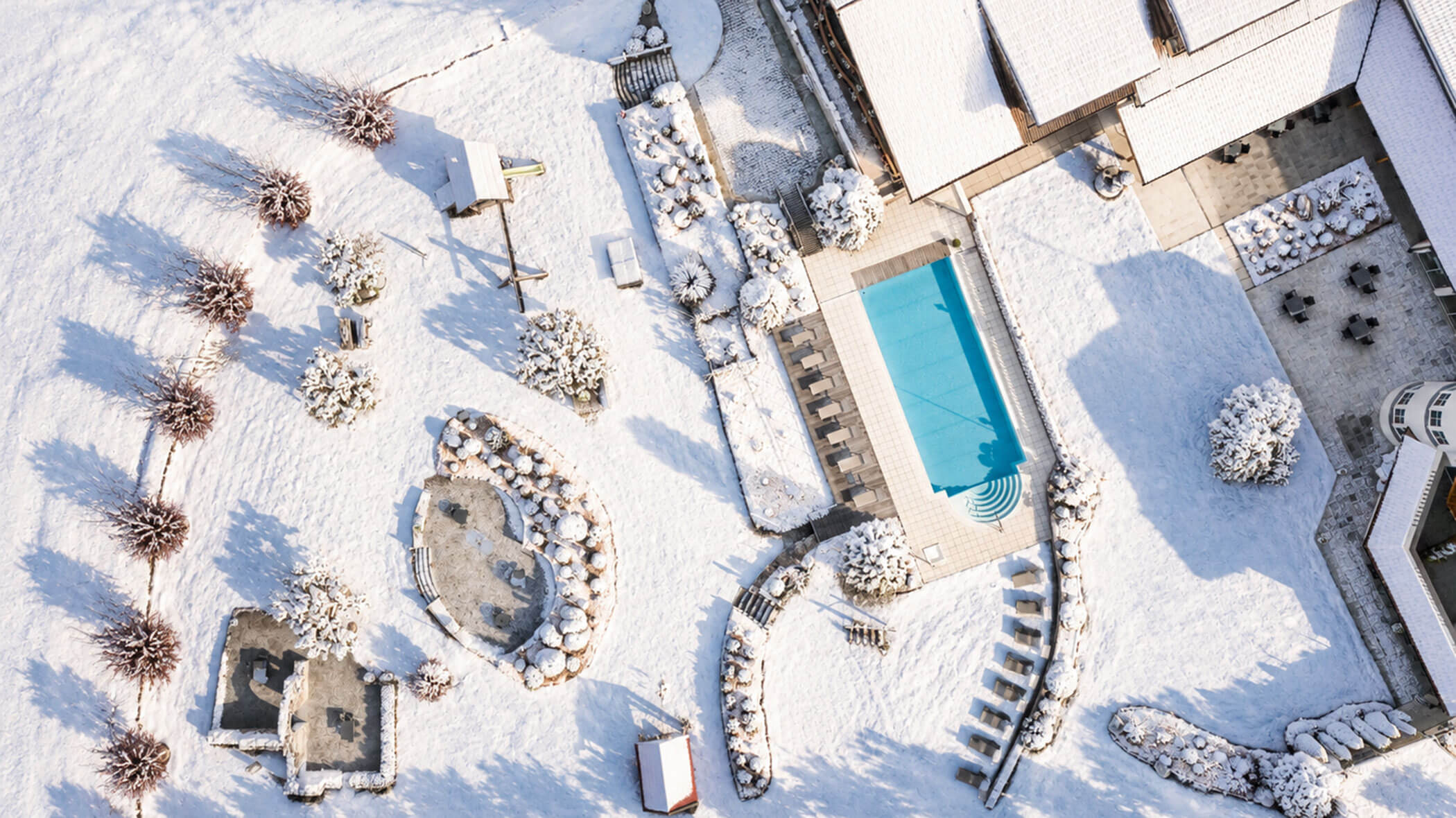 Pool von oben im Winter