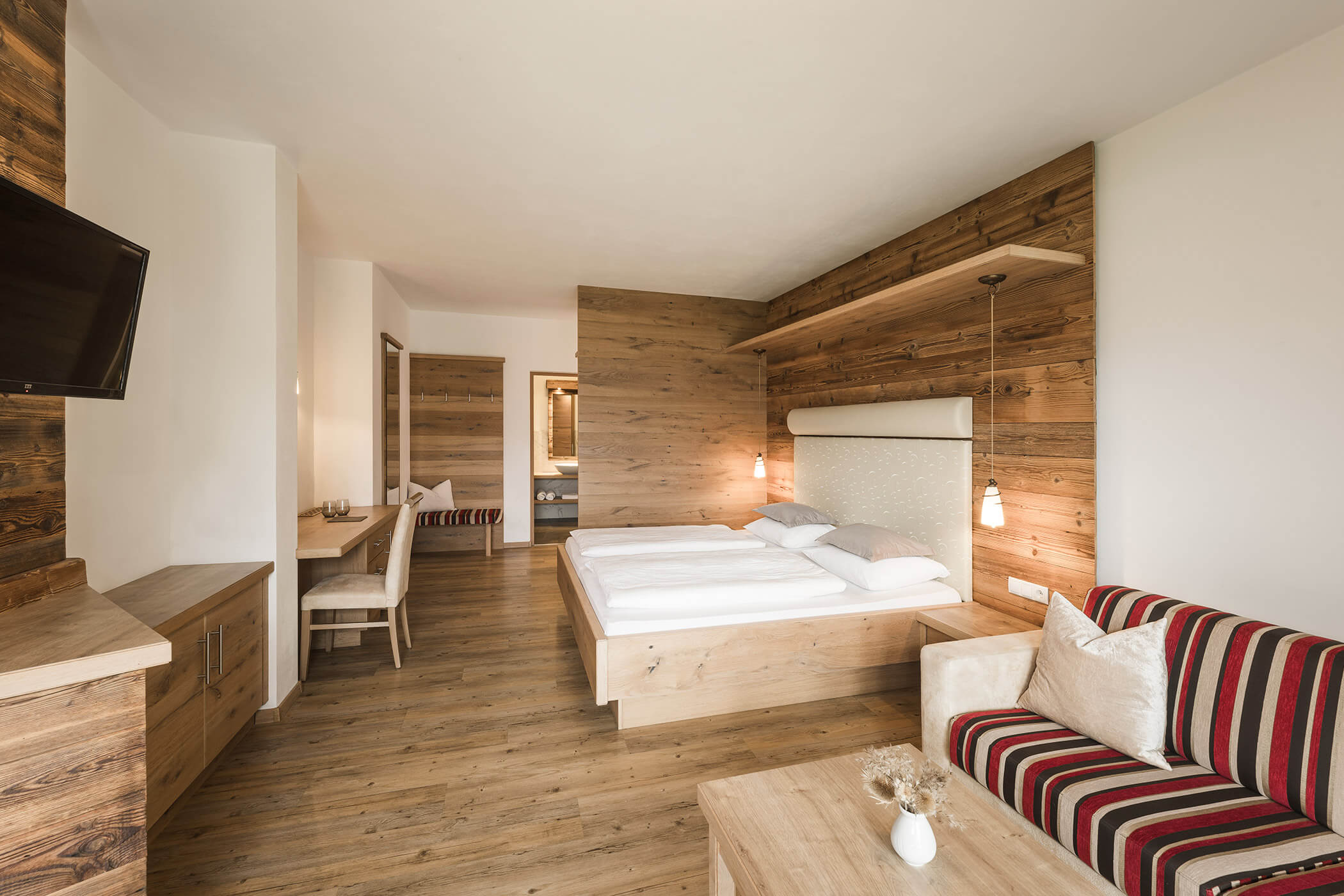 La Garden suite con pavimento in legno