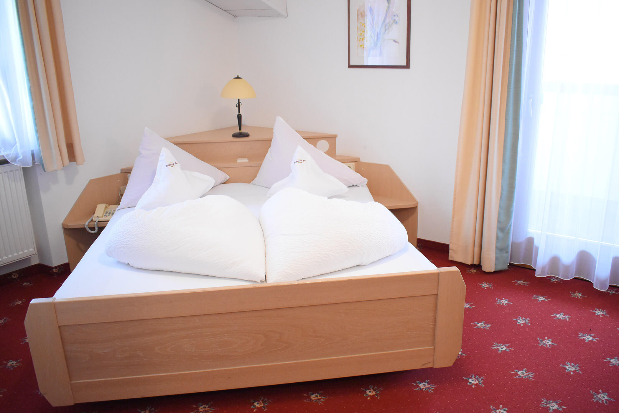 Letto matrimoniale nella camera standard