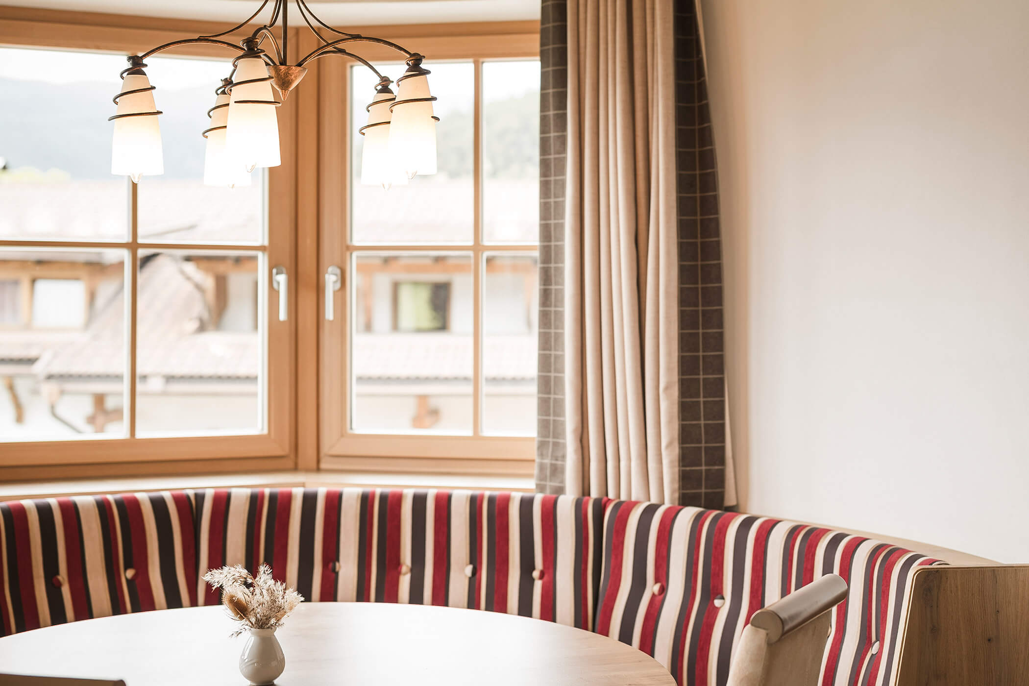 Panca ad angolo nella Suite delle torri